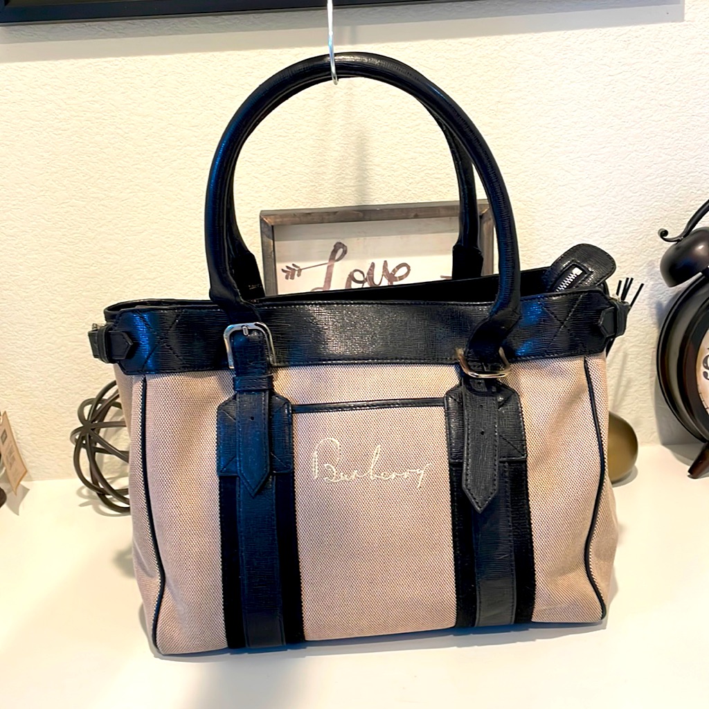 Auth Burberry Beige Shoulder Bag